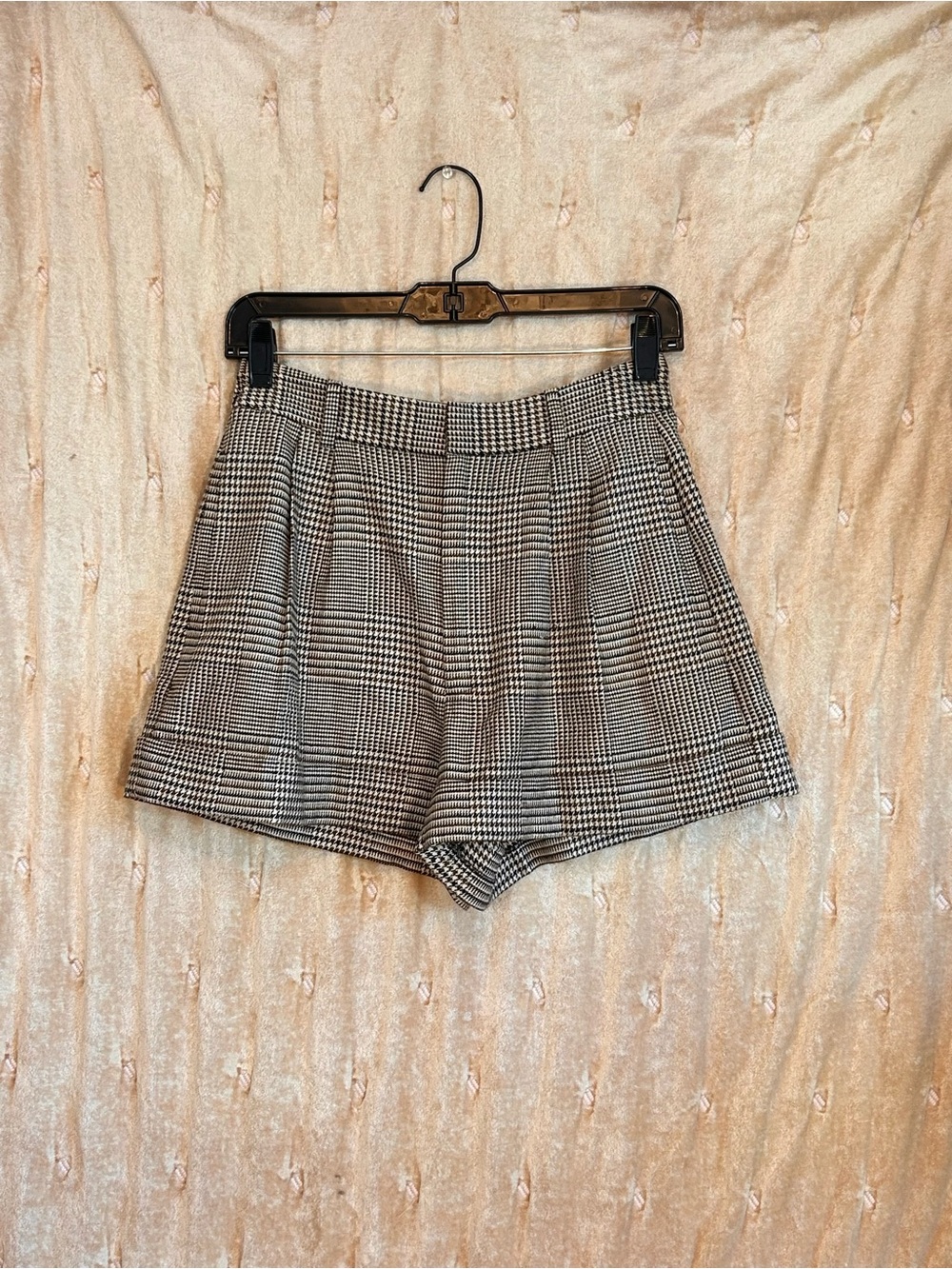 Alice and Olivia brown plaid shorts